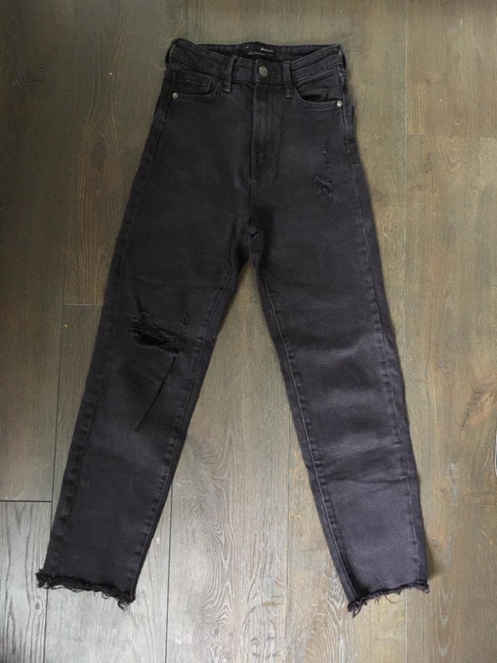 Stradivarius Slim Mom Distresses Jean